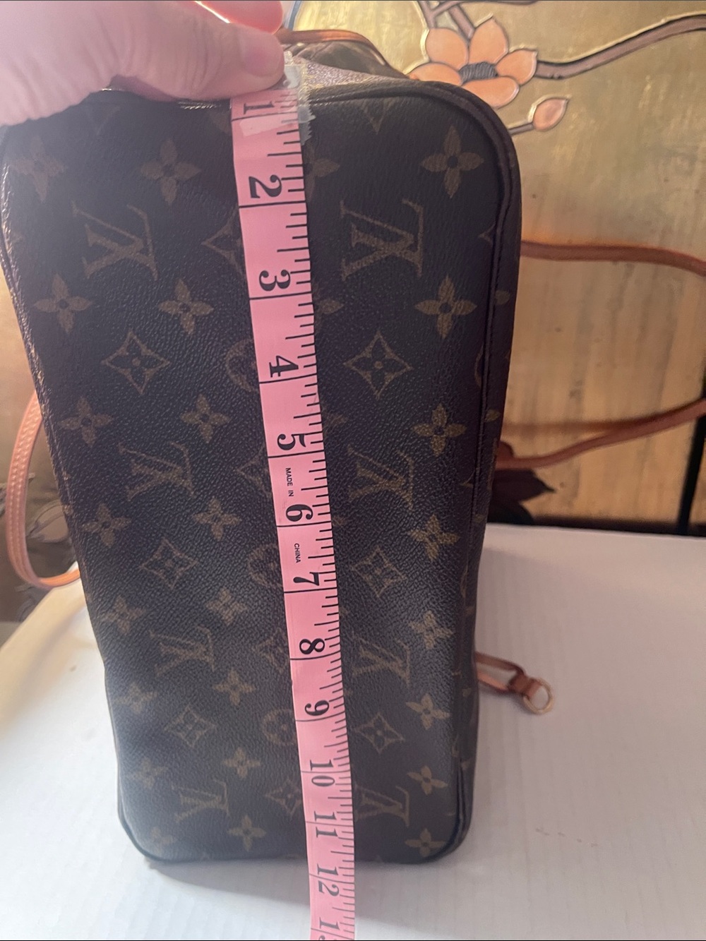 Louis Vuitton Neverfull - Picture 16 of 17